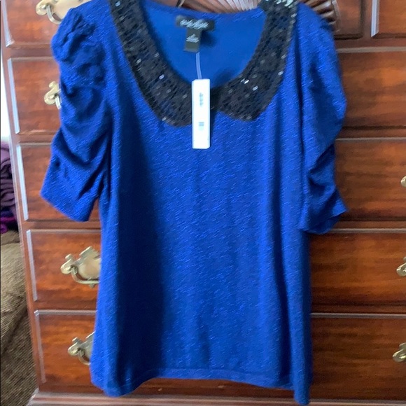 august silk Tops - Dressy top. Gathered sleeve